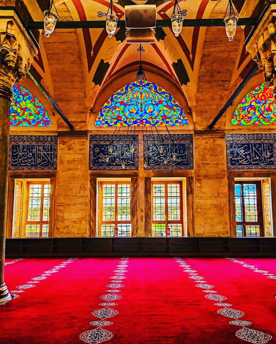 kilicalipasader's tweet photo. Bin aydan daha hayırlı olan Kadir Gecemizin, Ülkemiz, Milletimiz, İslam âlemi ve tüm insanlığa huzur, sağlık, bereket ve şifa getirmesi niyazımızla, hayırlara vesile olmasını diliyoruz.
#kadirgecesi #kılıçalipaşacamii #ramazan #tophane #camii #mosgue https://t.co/JUXfvhu1rI