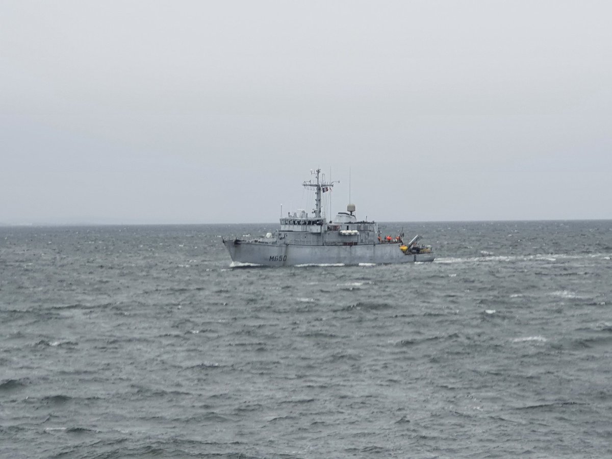 HMSBangor's tweet photo. Good morning FS Sagittaire! Now we are a 3 @HMSGrimsby! Time for some more manoeuvres. 
#StrikeWarrior #RoyalNavy @RNinScotland @MarineNationale @FRDefence_UK #mwbs https://t.co/VynDOOoxjB