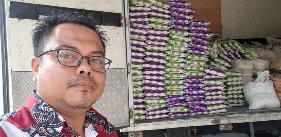 AkademiSifu's tweet photo. 600 paket beras dah sampai untuk foodbank https://t.co/SDED8CcHVY