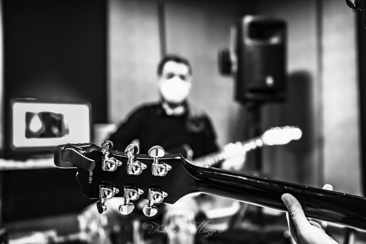 cateriniana's tweet image. Lezione
#oraclesun #rock #rockfactory #federicomuzziilsanto #siena #musica #hard #nikonphotography