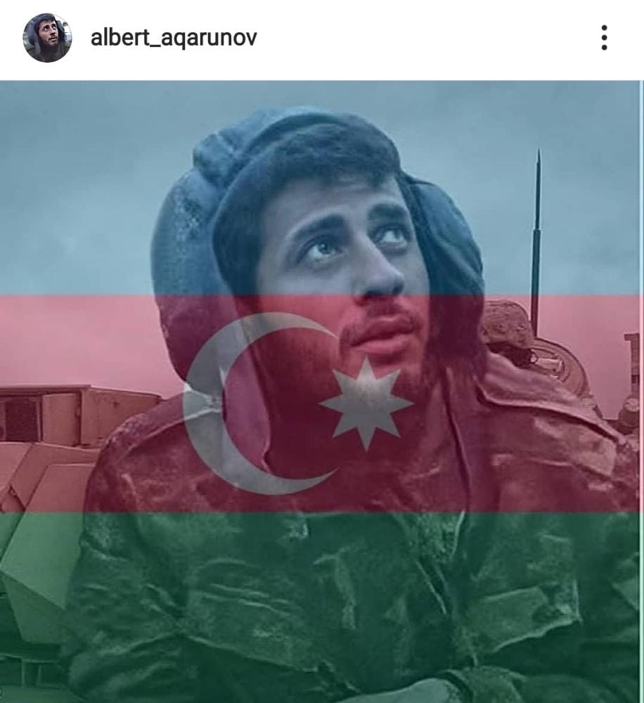 Fəxri erməni döyüş bayrağını gətirərək,Şuşaya ilk girən erməni tankını Azərbaycan Milli Qəhrəmanı Albert Aqarunov vurdu.
Tankın qabağında olan cəsədləri tankın altında qalmasın deyə çıxararkən, açılan snayper atəşi nəticəsində 8 May 1992 də qəhrəmancasına  şəhid oldu...