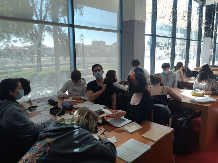 🎓Dans le cadre de #jouonslacartedelafraternite, les élèves du lycée Lurçat de Perpignan ont mené un très riche travail: débats, créations, sensibilisation, LV...
lyc-lurcat-perpignan.ac-montpellier.fr/jouons-la-cart…
<a href="/dsden66/">DSDEN des Pyrénées-Orientales</a> <a href="/DILCRAH/">DILCRAH</a> <a href="/leDepartement66/">Département des Pyrénées-Orientales</a> <a href="/Prefet66/">Préfet des Pyrénées-Orientales</a> @weblaligue <a href="/acmontpellier/">Académie Montpellier</a>