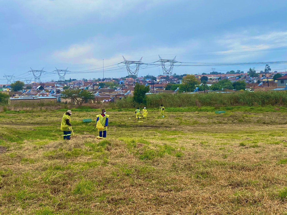 tshwane_mayor's tweet photo. The Tswelopele clean-up campaign is a mayoral driven initiative focused on encouraging volunteerism and instilling a sense of pride in keeping our neighbourhoods clean. @CityTshwane  #KeepTshwaneClean https://t.co/JjmimeE47j