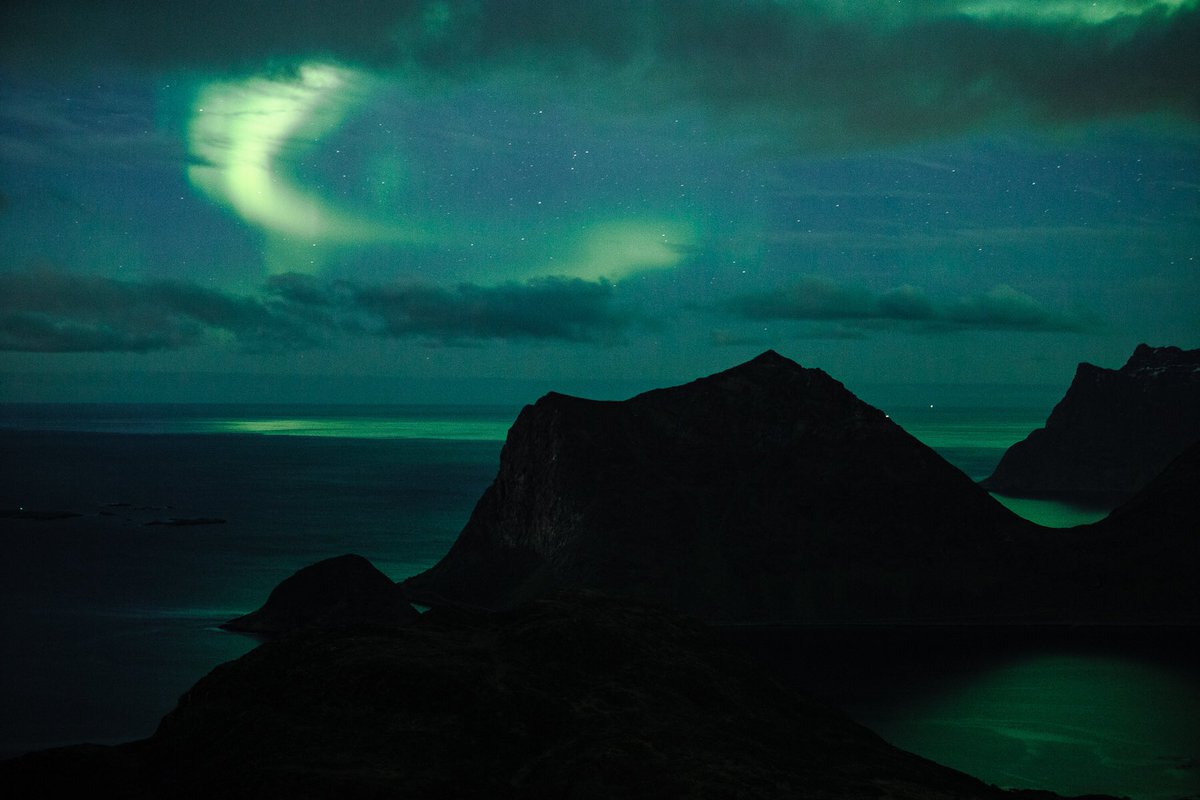 Si vous êtes arrivé jusqu’à la fin de ce thread je vous laisse mon Instagram. Je rapporte des histoires inspirantes du Grand Nord à travers photographies et récits. À très vite. @charbs_explorer