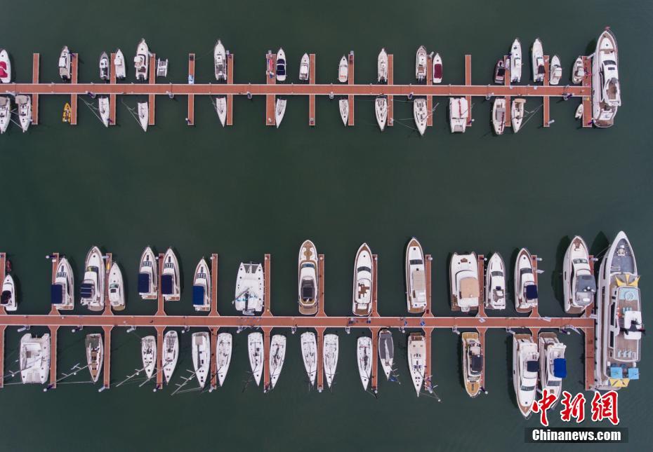 DiarioPovo's tweet photo. A exposição de #iates da primeira Exposição Internacional de Produtos de Consumo da China foi realizada em Haikou, província de Hainan, no extremo sul da China, exibindo 107 iates de 58 marcas no evento. #hainanexpo https://t.co/9tvp1oMOn4