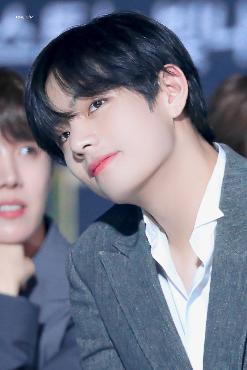 DearLilac0613's tweet photo. [HD] 190424 더팩트
걍,, 개잘생기셨어요,,
#방탄소년단 #BTS #뷔 #V #태형 https://t.co/w39R6XkO0o