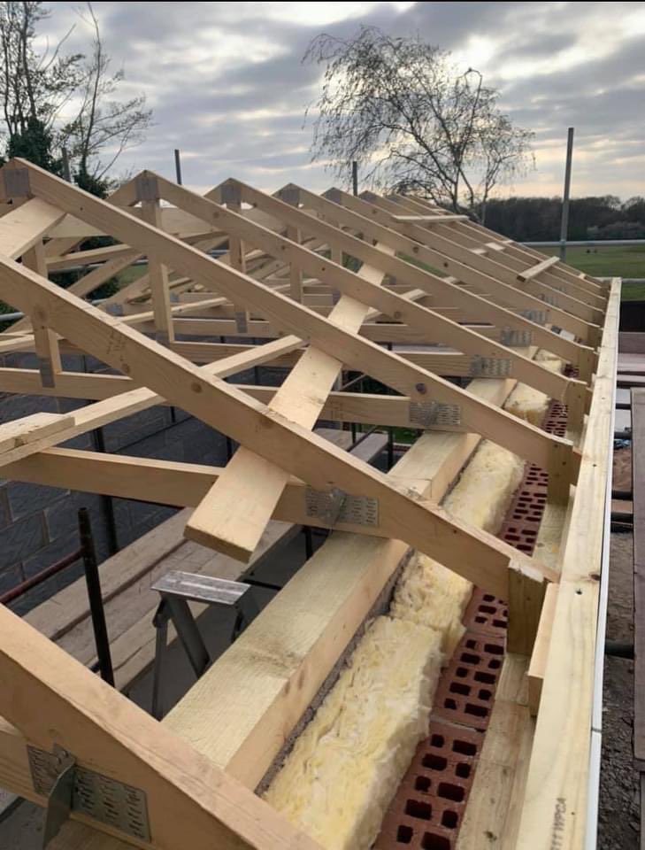 AndersonsBuild's tweet photo. Weathers stopped play today, current detached garage and utility/dining room extension I’m working on
#BurtononTrent #builder https://t.co/MYtoyJ6spm