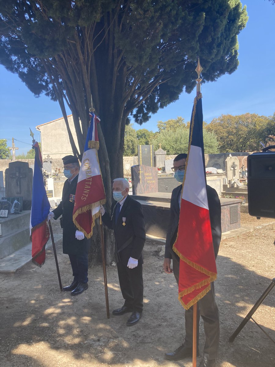 VilleCastries's tweet photo. Même si le contexte sanitaire ne permet pas une nouvelle fois que cette commémoration du #8Mai1945 se déroule dans des conditions optimales, n’oublions jamais l’importance de maintenir le souvenir &amp; d’honorer la #mémoire de celles et ceux à qui nous devons d’être libres #Castries https://t.co/J4mnfCrqut