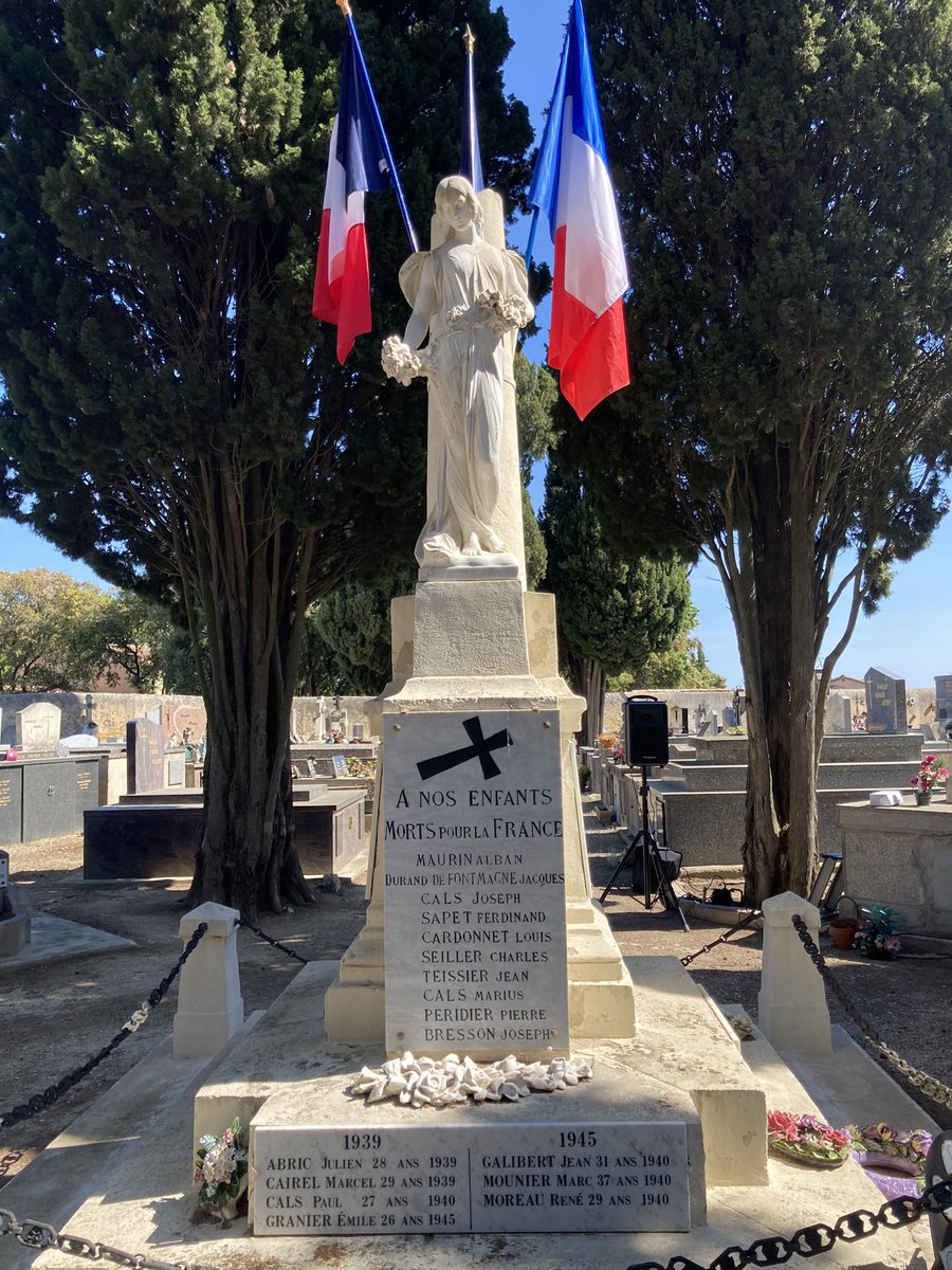 VilleCastries's tweet photo. Même si le contexte sanitaire ne permet pas une nouvelle fois que cette commémoration du #8Mai1945 se déroule dans des conditions optimales, n’oublions jamais l’importance de maintenir le souvenir &amp; d’honorer la #mémoire de celles et ceux à qui nous devons d’être libres #Castries https://t.co/J4mnfCrqut