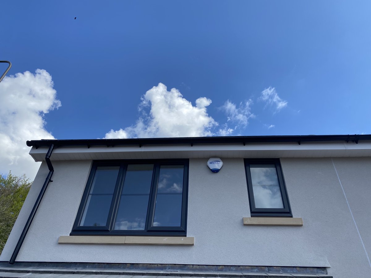 MyrahConstruct's tweet image. CLEEVE PROJECT UPDATE

Full steam ahead with our £2 million residential development with roofs on plots 8 &amp;amp; 9. Rendering on plots 5 &amp;amp; 6 plus boarding out in progress. 

Foundations in place for plots 6 &amp;amp; 7 ready for construction.

#projectdevelopment #bristol #myrah #construction