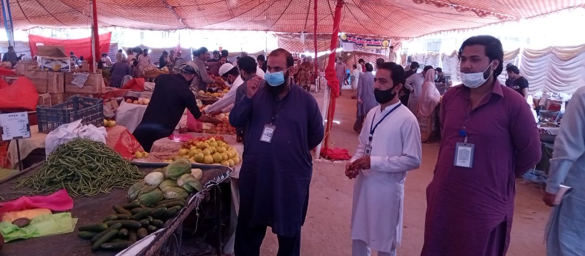 PMTFDistrictRwp's tweet photo. راولپنڈی
سٹی سرکل وزیراعظم ٹائیگر فورس کے رضاکار رمضان سستا بازار کمیٹی چوک اور ڈبل روڈ میں اپنی خدمات انجام دے رہے ہیں۔
#TigersForce
#DisttRwp
@ImranKhanPTI 
@SaniaNishtar 
@UdarOfficial https://t.co/4ShxTZGU1j