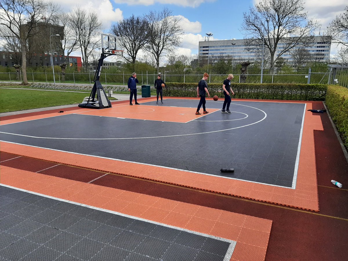 Wat een fijne tijdelijke locatie hebben we gerealiseerd! Gecombineerd gebruik RTC Noord/Donar jeugd/Gr. Uilen. Nu hopen dat het weer meewerkt...