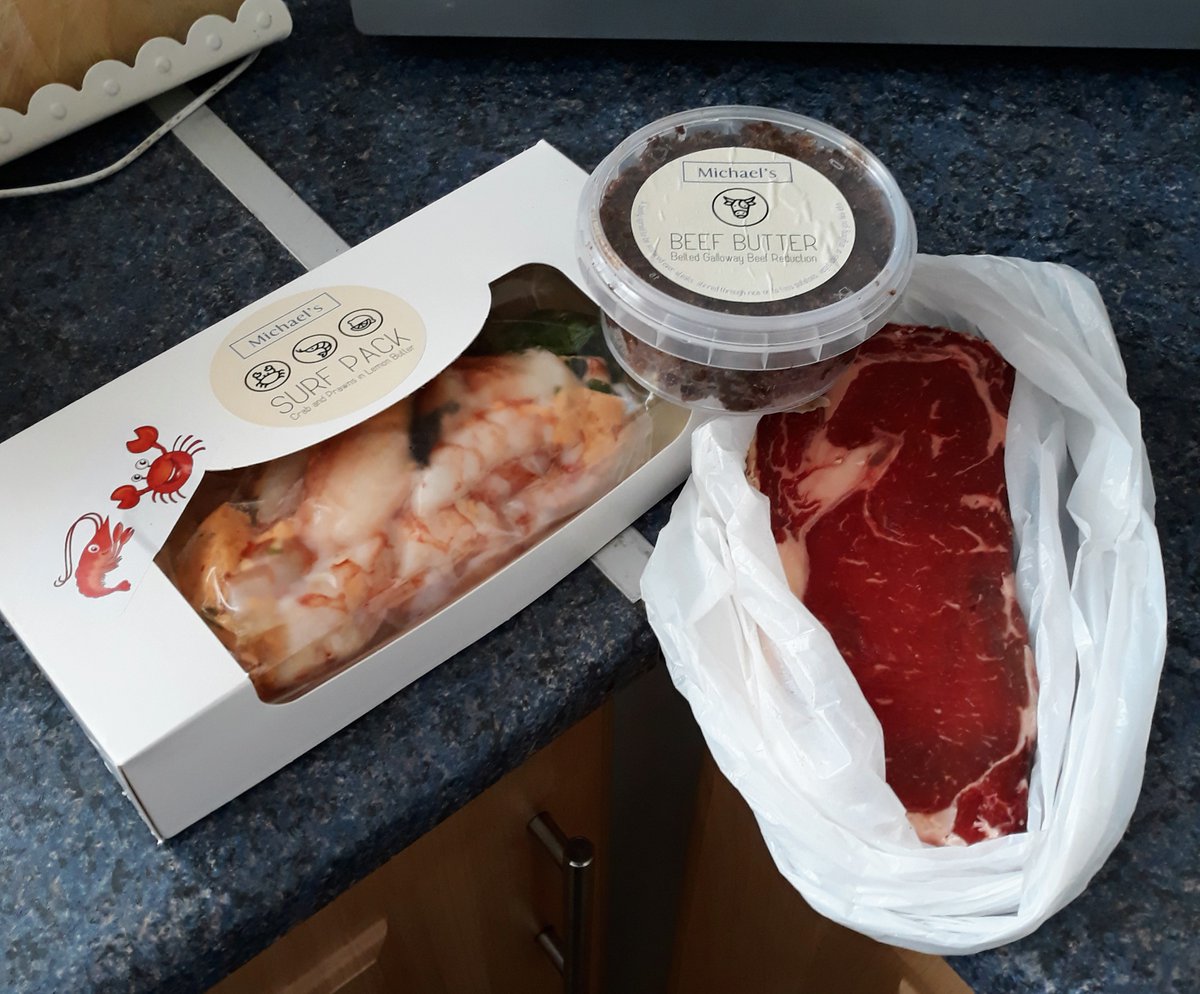 CTinaEdge's tweet photo. W'end sorted 👍 #surfpack from @MichaelsCoDub &amp; aged ribeye from @oreillysdpark 😍 there will lashings of #beefbutter 😋 😋☘💚 https://t.co/d9a8DhMAdX