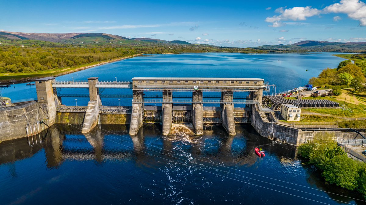 Parteen Weir on the River Shannon, part of the ESB Shannon Hydro Scheme. Captured on a recent project to capture the upgrade work. #shannon #parteenweir #esb #aerialphotography #dronephotography #dronevideography #aerialvideos #ireland #birdhill #tipperary #scaffolding