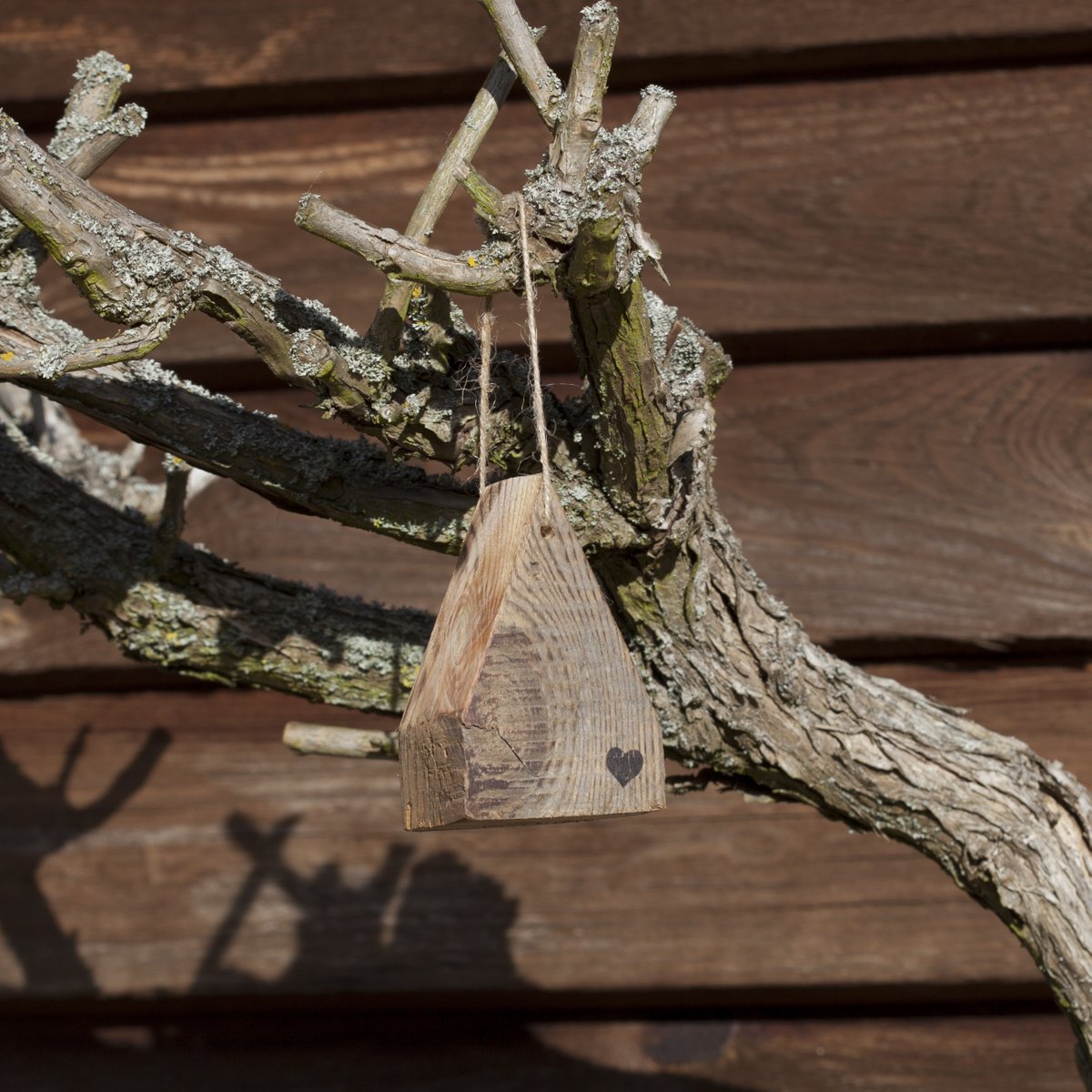 CHolzmanufaktur's tweet image. ❤ Morgen ist #Muttertag! ❤
Entdecke jetzt die liebevoll handgefertigten LASSE - Häuschen-Kreationen der C&amp;amp;C HOLZMANUFAKTUR-Kollektion. Sicher dir deinen Favoriten und sorge für eine individuelle #Muttertagsüberraschung!

ausliebezualtemholz.de
#ausliebezualtemholz