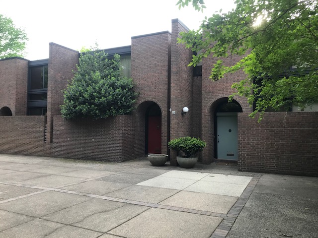 now I like his Bingham Court townhouses even more a few blocks away