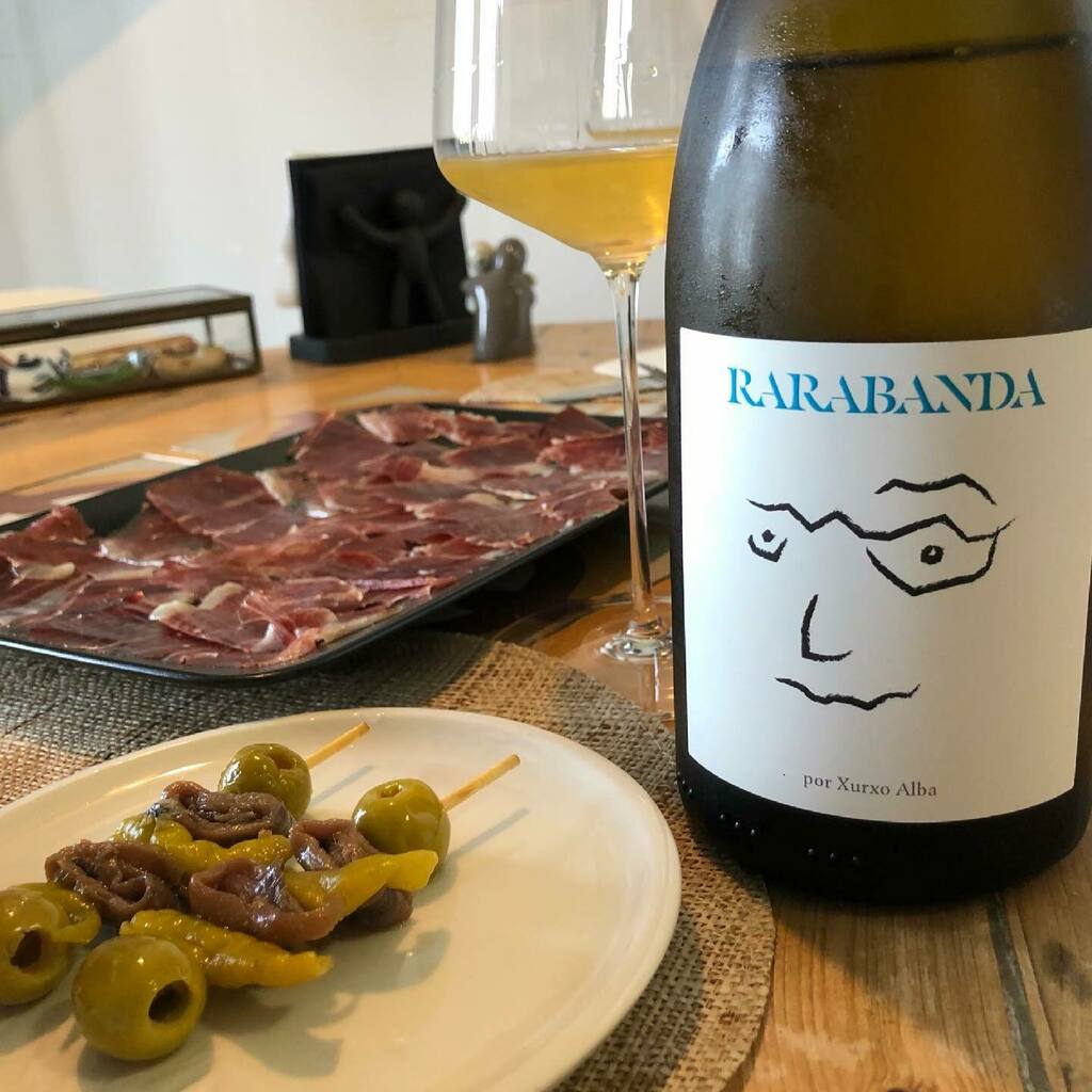 acme_ESP's tweet photo. Segundo aperitivo en #canacmes: #gilda godesa, @jamonjoselito y el albariño #rarabanda de #xurxoalba https://t.co/V0A6MXeHcA https://t.co/pP3FrlD9wJ
