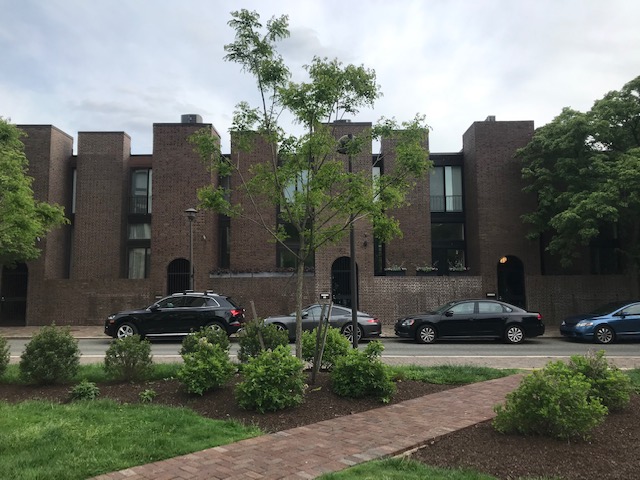 Pei& #39;s Society Hill Towers.. the adjoining Pei townhouses also very important to ensemble!