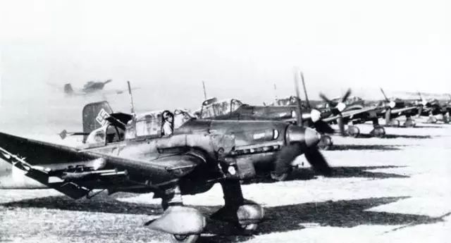 This tension was reinforced by reports from Europe about the German Luftwaffe, which had proven fairly conclusively that the role of air forces for ground support was important in mechanized warfare.