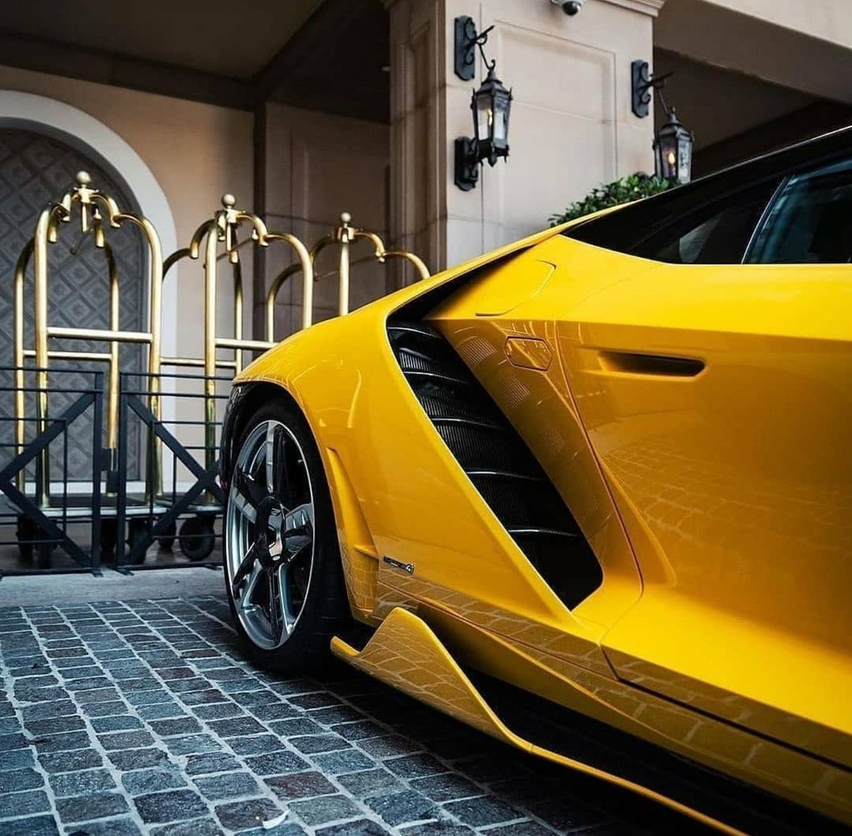 DailyLamboTM's tweet photo. Lamborghini Centenario 🍌 https://t.co/1UaKvHKwYX