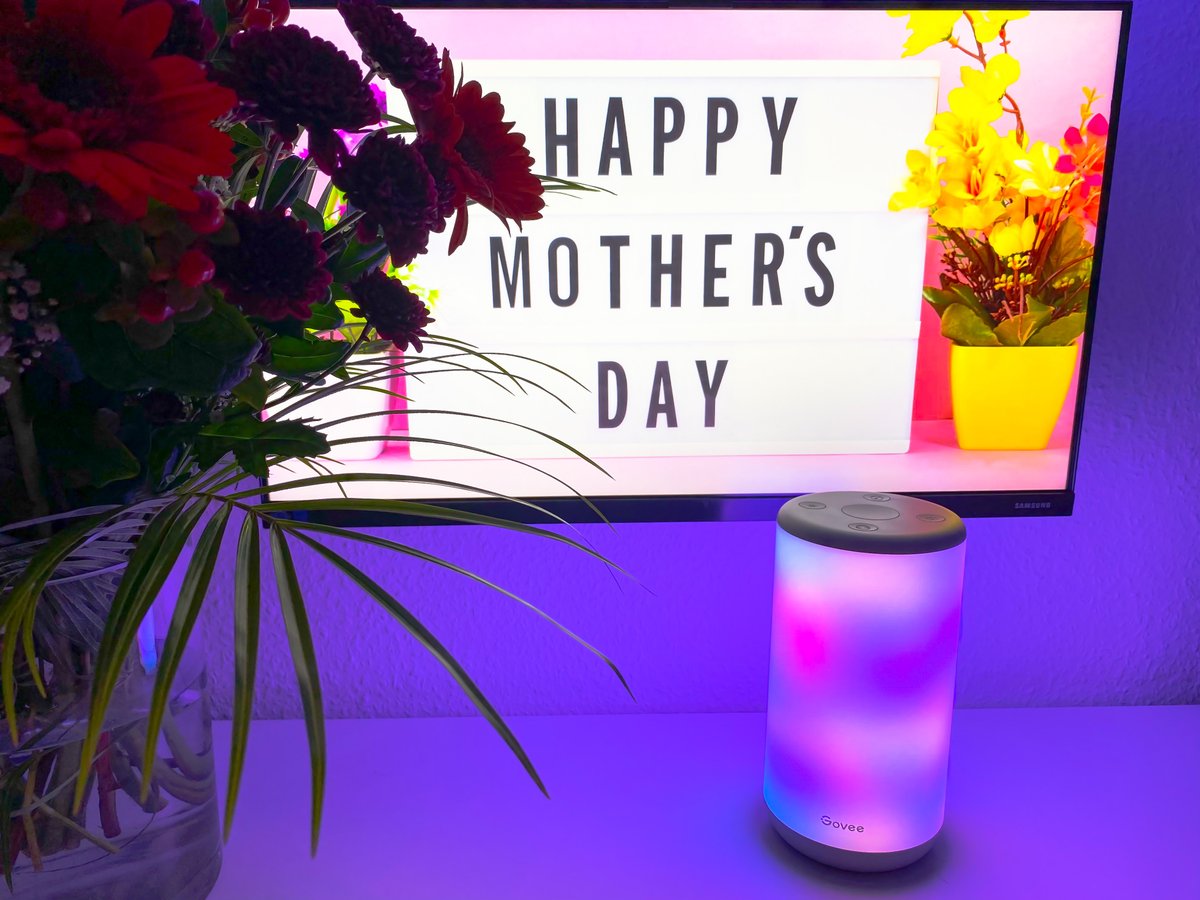 GoveeOfficial's tweet photo. 👩🦰🌎 Across this big, beautiful world,
there are millions of moms I see,
but at the end of the day, you’re the only mom,
who truly matters to me. 💕
#MomIsMyLight 📸chicka_gaming (IG) https://t.co/SQw9hfTxj2