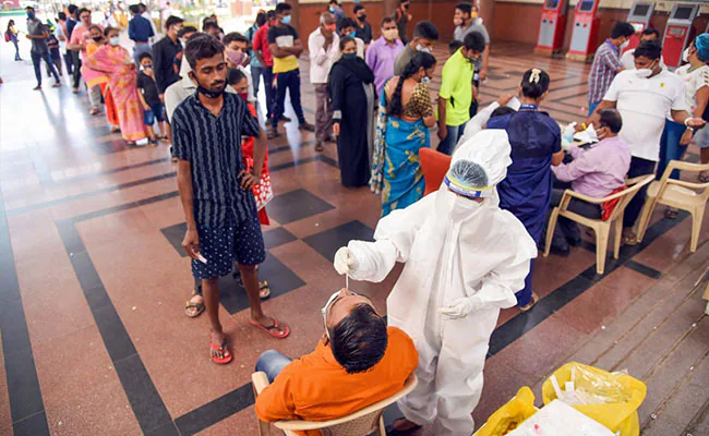 ndtv's tweet photo. Mumbai records 2678 fresh #COVID19 cases and 62 deaths today. https://t.co/KCh5KkMwTj