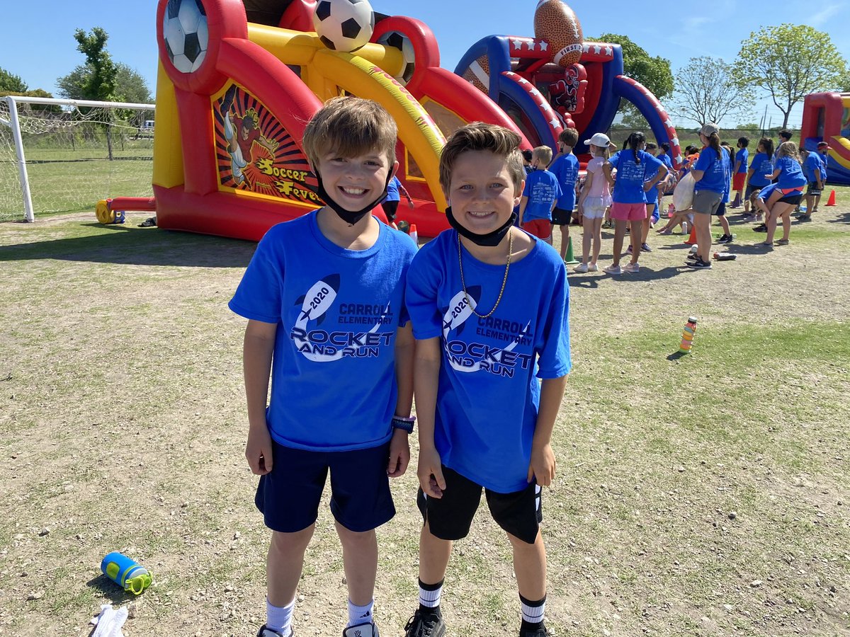 MrsEmilyJones22's tweet photo. Field Day was so much fun! Loved every minute. 💙 https://t.co/PF1v5OiIFH