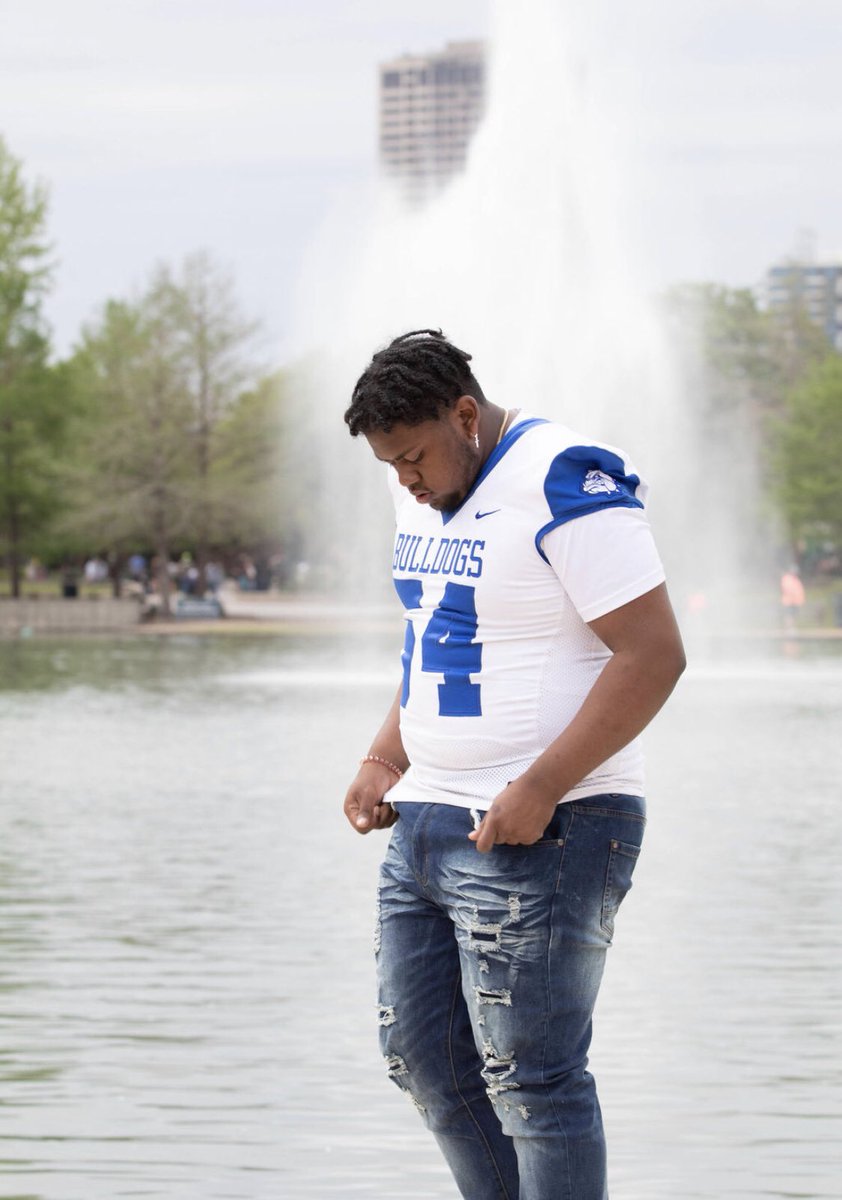 certified_cpt's tweet photo. 💚AGTG🖤 blessed to receive my 1st Division 2 scholarship offer 🗣 big shout out to coach @LukeKerver 🌪 #RiseOn📝 #STORMCHA21NG https://t.co/9auoSoc3QC