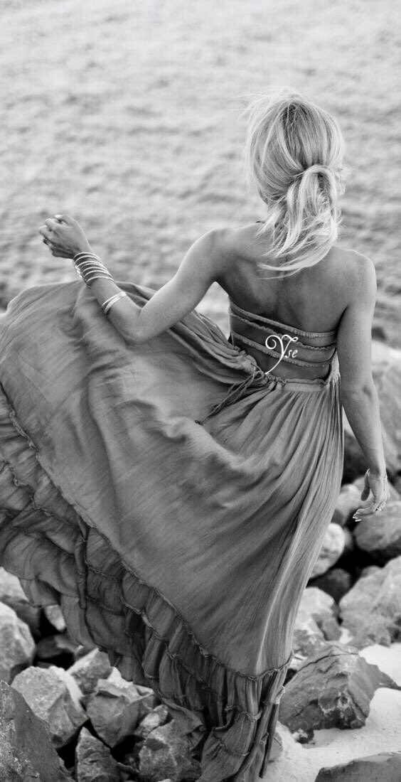 __Lady1716's tweet photo. Tu corazón lleva tu ritmo..

Tu mente es tu instrumento ..

Y tú diriges tus pasos..

< Esta historia se trata de ti, y sin ti no hay historia > 🤍🌷🤍

Bulman 🖋

..
Feliz fin de semana!! 💐 https://t.co/uTMvD8Bx09