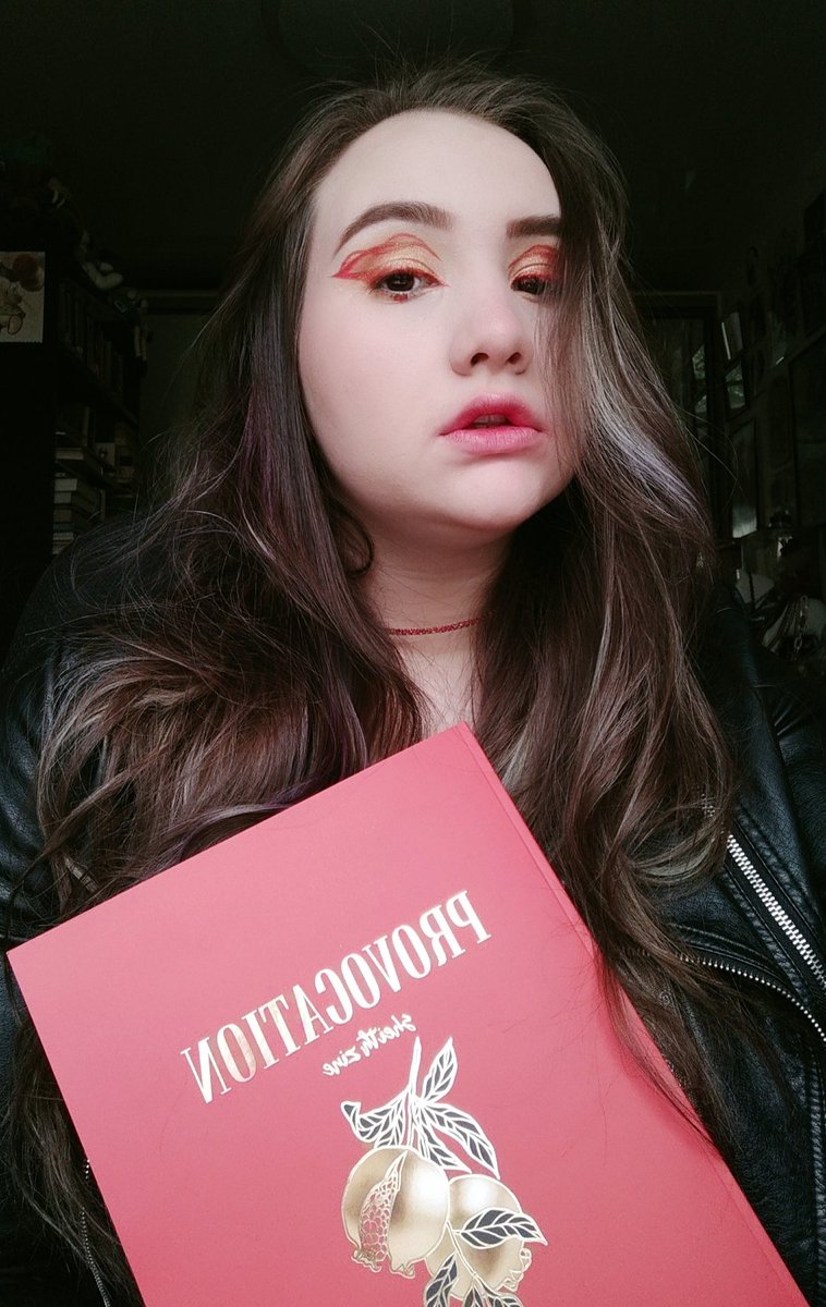 Salty_cries's tweet photo. Встаю на колени, но не для того, о чем вы подумали, а для поклонения и целования ручек всех создателей @provocationzine 

Чувствую чувства. Хорни чувства. Спасибо спасибо спасибо за сие сокровище!! ❤️🖤✨ https://t.co/P5xLjZoXHx