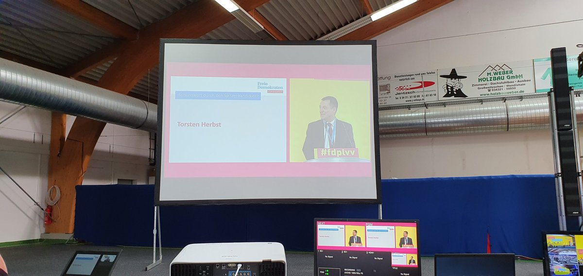 fdpsachsen's tweet photo. Ausgezählt wird im Anschluss. Bis dahin hält der frisch gewählte Spitzenkandidat @torstenherbst sein Schlusswort. #fdplvv https://t.co/NLuhCWgb60
