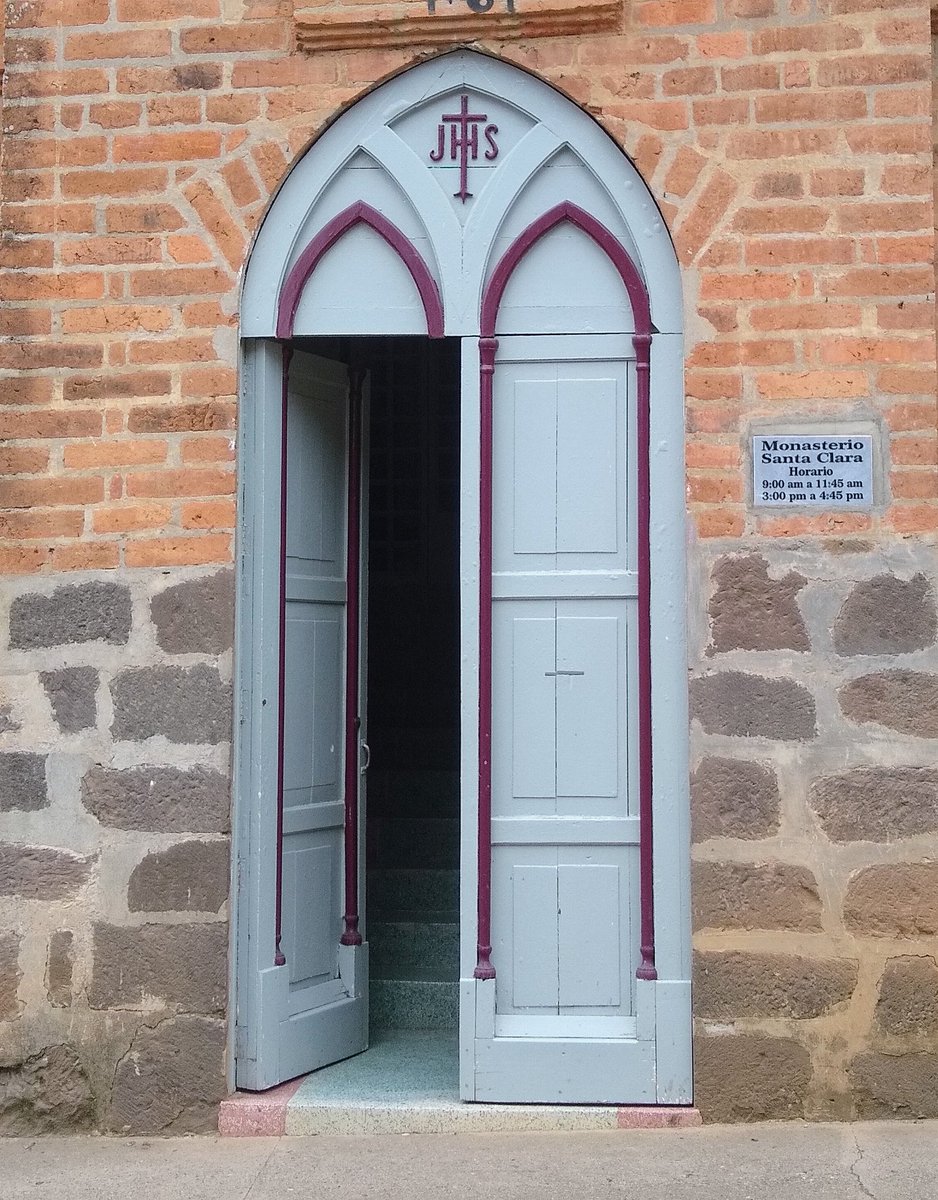 Linavelasqueze's tweet photo. #FelizSábado desde Jericó, Antioquia. Seminario, cementerio y convento de Las Clarisas. Esperando que @ANLA_Col @RodSuarezCa cierren a la sudafricana @AGAColombia las posibilidades de arrasar con el Suroeste antioqueño. #JericóSinMinería. @ANLA_Col @RodSuarezCa https://t.co/Y9SqnX1bUx