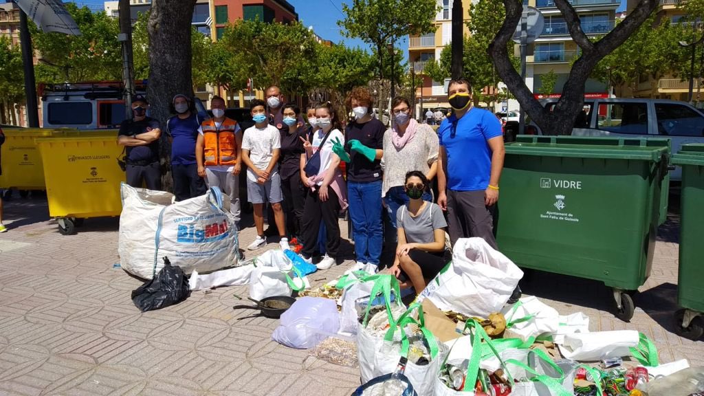 AVPC_SFG's tweet photo. #netejalitoralvalldaro #letscleanupeurope

Avui s’ha efectuat la neteja del litoral a la nostra ciutat!
Amb l’ajuda de uns 74 voluntaris s’han recollit uns 750kg de escombraries!!
GRACIES!!
#voluntaris
#avpc
#guixols
#neteja
#litoralvalldaro https://t.co/2K22kksOa4