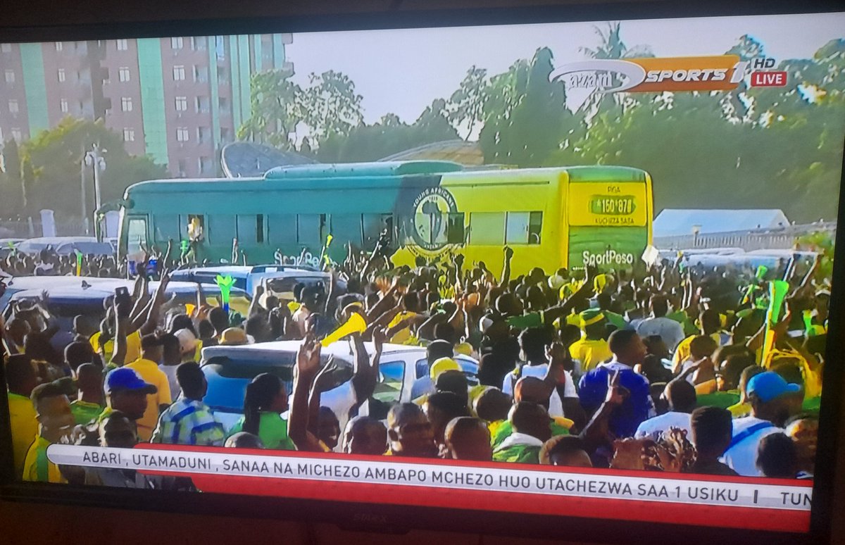 IAMartin_'s tweet photo. Dar es Salaam Young Africans (Yanga Sports Club) wameitoa team yao uwanjani, imeondoka uwanja wa Benjamin Mkapa tayari.. https://t.co/b4wkIkrKS4