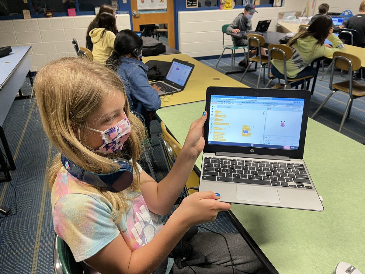 MrsPaden1st's tweet image. Using @GoogleForEdu CS First and @scratch to code! These 5th graders were having so much fun!! 💙🚀 @HenryDefer @MichelleKravetz @mr_stitzel #rocketcoders #rockettech