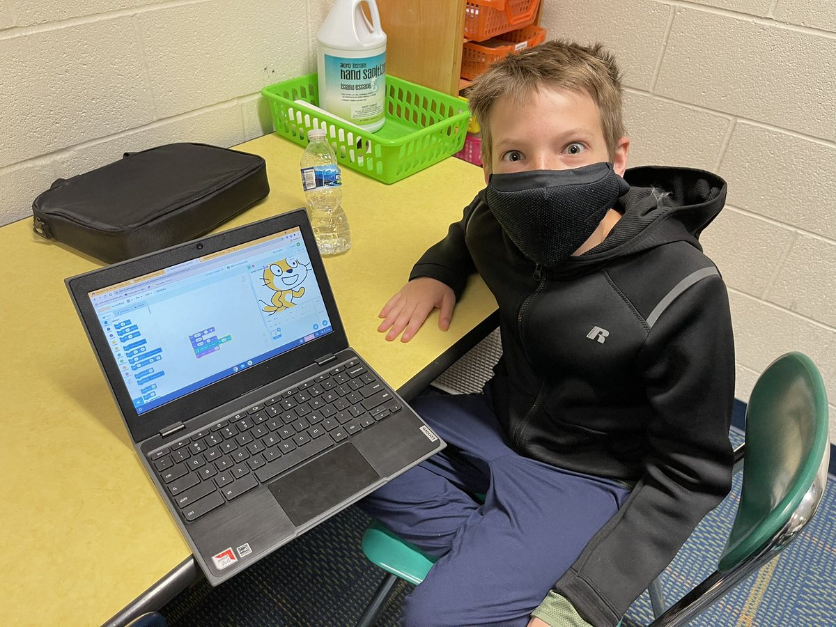 MrsPaden1st's tweet image. Using @GoogleForEdu CS First and @scratch to code! These 5th graders were having so much fun!! 💙🚀 @HenryDefer @MichelleKravetz @mr_stitzel #rocketcoders #rockettech