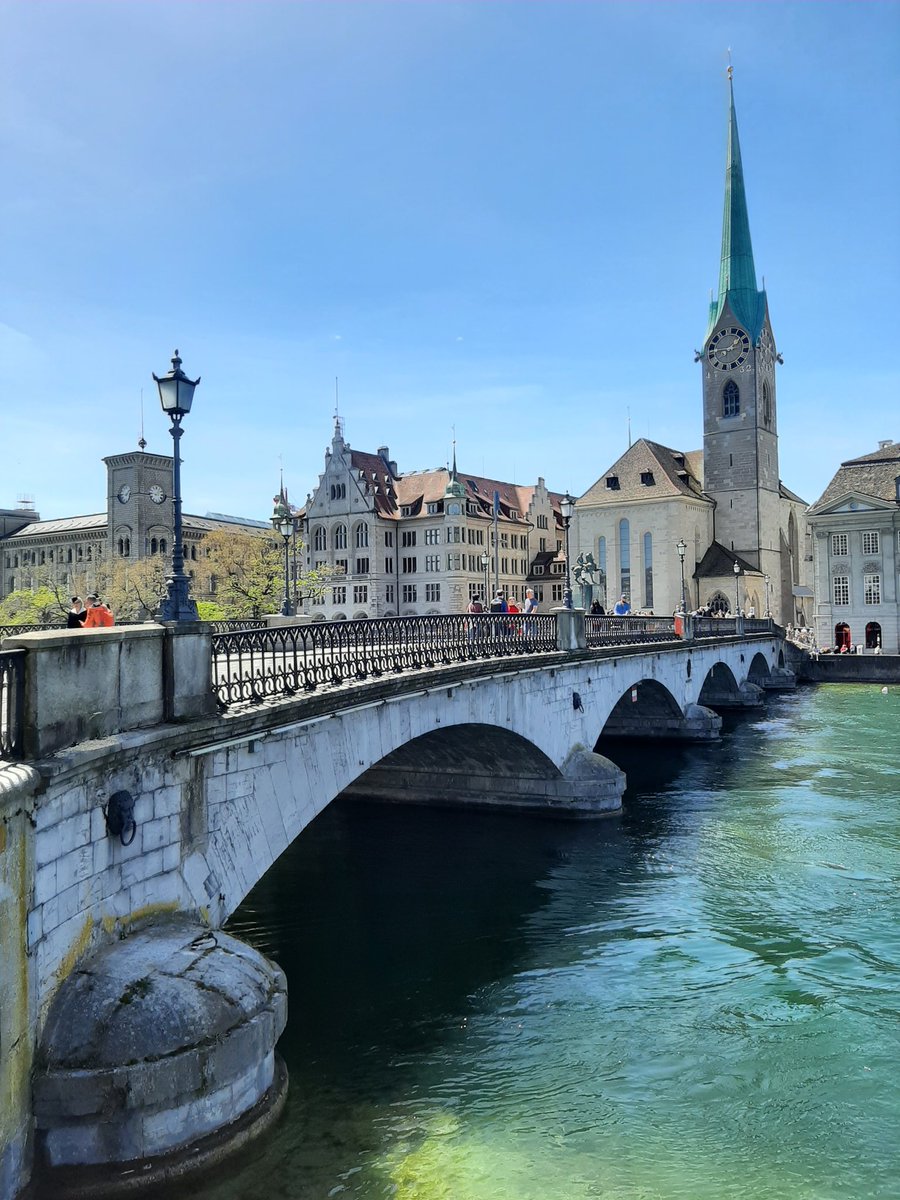 The views from Zurich's bridges do not disappoint either. Some brave sould were even swimming in the river and lake!