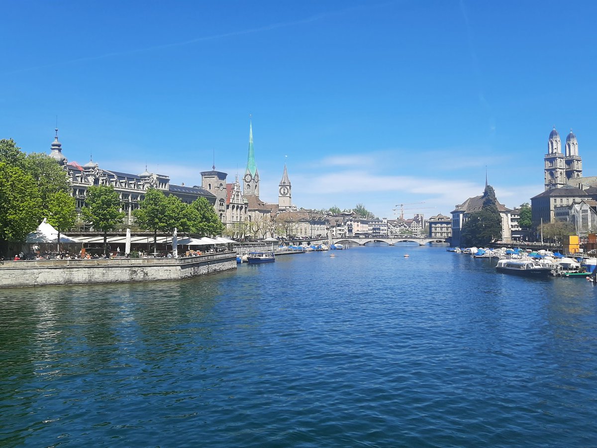 The views from Zurich's bridges do not disappoint either. Some brave sould were even swimming in the river and lake!
