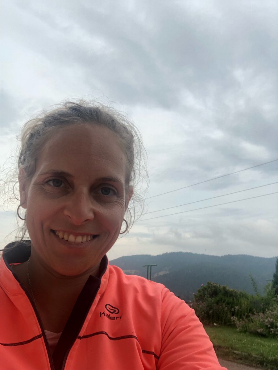 mircapel's tweet photo. Te apuntas? @Lovexair y @Chiesi_es han creado esta sencilla campaña con la que cada post contribuye a la #investigacion en #respiratorio Vamos! Sube un post haciendo tu actividad física favorita a tus RRSS con #kmquenosunen ⏯ https://t.co/Yic6G5mkw6 https://t.co/hix17Y9Oia