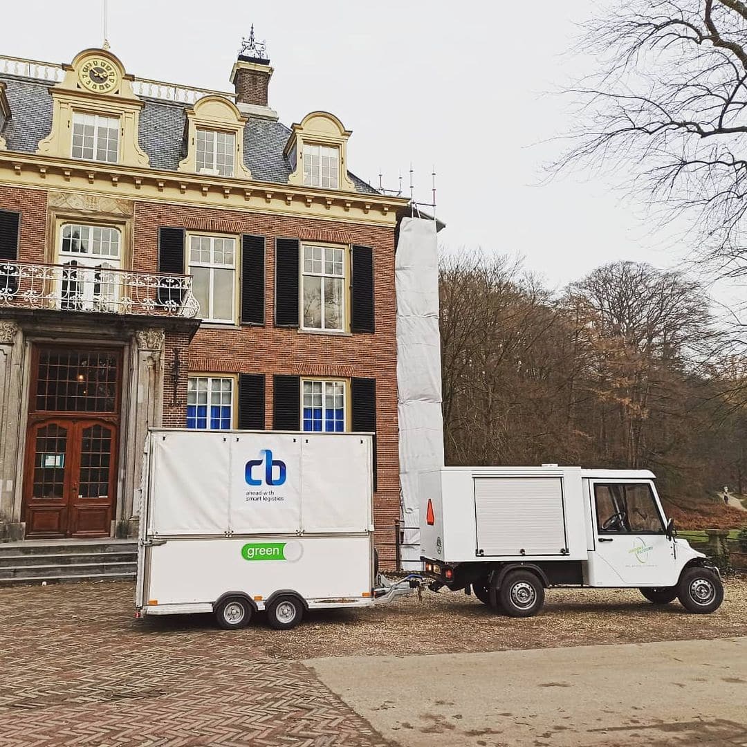 Wie wil dat nou niet? Heel Arnhem rond crossen in dit geweldige electische voertuig👀🚙

Jij? Mooi! Want we zoeken nog collega's!

Belangrijk dat je minimaal 5 jaar je rijbewijs bezit en verder dat je graag wilt werken in een jong en dynamisch bedrijf!