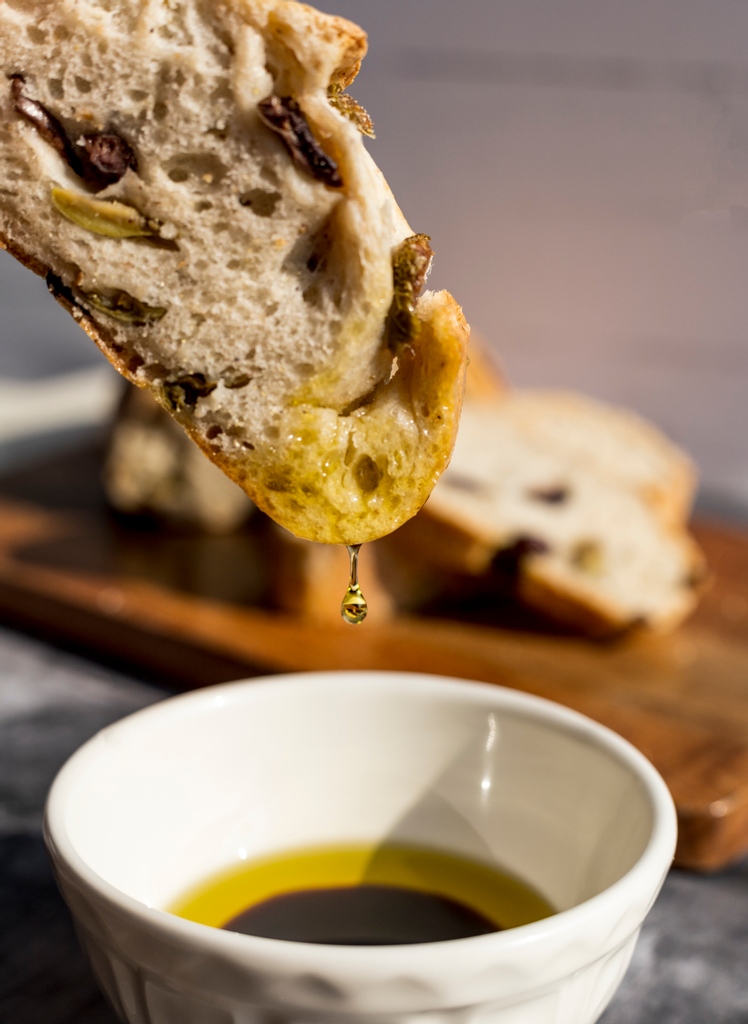 WildIslandStore's tweet photo. Simply the best... 

The delicious combination of virgin olive oil and a Wild Island Balsamic with a rustic bloomer, is always a winner. 

Why not try it with our Great Taste Award winners?

#balsamicdip #bloomerbread #foodideas #recipeinspo #recipeideas #foodideas #breadideas https://t.co/dxUEsqEpTc