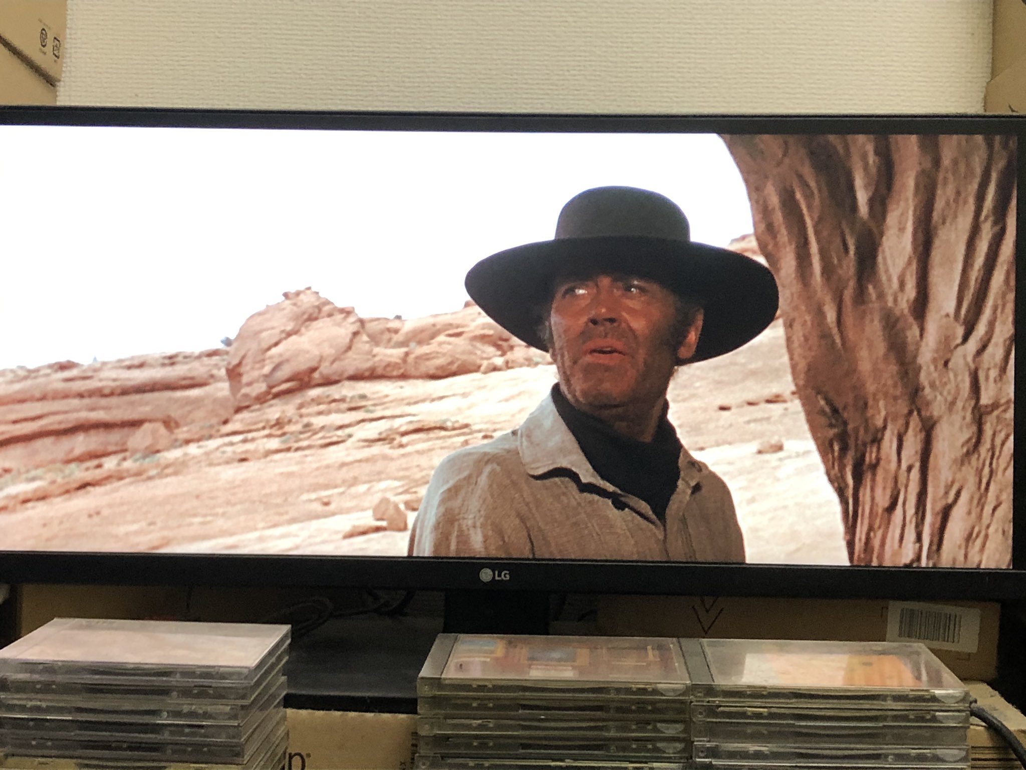 大澤遼 クラウディア カルディナーレ ヘンリー フォンダ主演の Once Upon A Time In The West ウエスタン スペインのスペイン語吹き替え版 字幕なし オリジナルのイタリア語版に忠実に訳されているスペインのスペイン語吹き替え版の台詞は