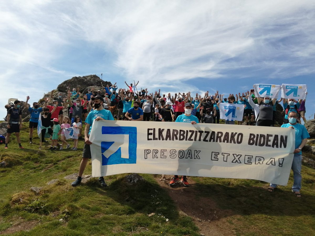 SareDonostia's tweet photo. [GIPUZKOA] Jendez bete ditugu EHko mendi tontorrak, Soraluze, Elgeta eta Ganbotik

#Ganbo #Azkonabieta  #Egoarbitza #karakate #muneta

 #650tontor #IzanBidea https://t.co/qcXOixudEo