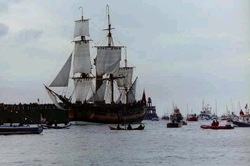 1msf's tweet photo. @elwulfwulf @joom_com Yes it is, What a great day 💯🏖️ in WHITBY 21 June 2002 the place was heaving with people. https://t.co/KGXwZieeoq