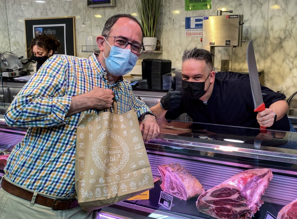 JUANANTON1O's tweet photo. Si quieres carne de calidad... #carnisseriaelisabeth #mercatlescorts #meat #barbacoa #comerçdeproximitat #carnsselectes #elaboracions #hamburguesas #carnsdequalitat https://t.co/Cen8kk5tfq