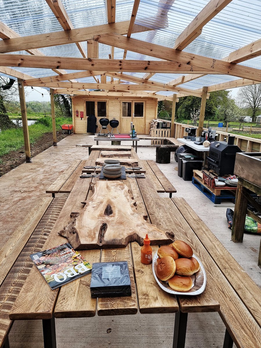 devonwoodsmoke's tweet photo. Big last push...
And @UkbbqSchool is ready for action....
Phew.... https://t.co/ixJ4UaR5Le