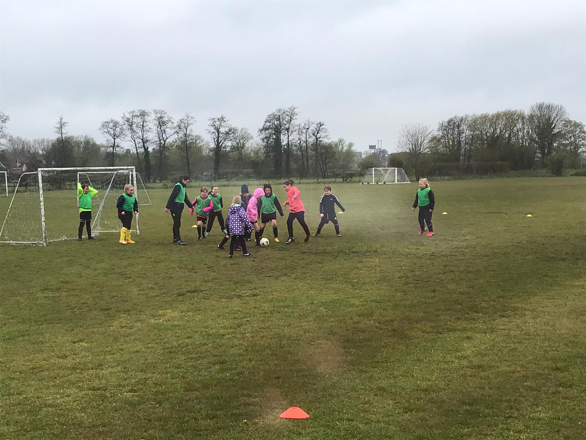 TownBungay's tweet photo. The rain didn’t stop the girls this morning ⚽️💙 @SuffolkWomens @BungayLadiesFC #thisgirlcan #football https://t.co/0XMGCwOLln
