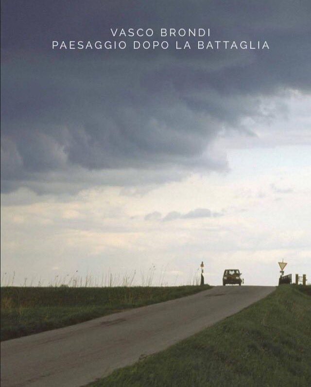 Dopo gli spettacolari chilometri de #lelucidellacentraleelettrica sono felice d'aver accompagnato #vascobrondi anche in questo nuovo capitolo. Ricchezza rara della 'poverissima patria'
#paesaggiodopolabattaglia #ghirri
