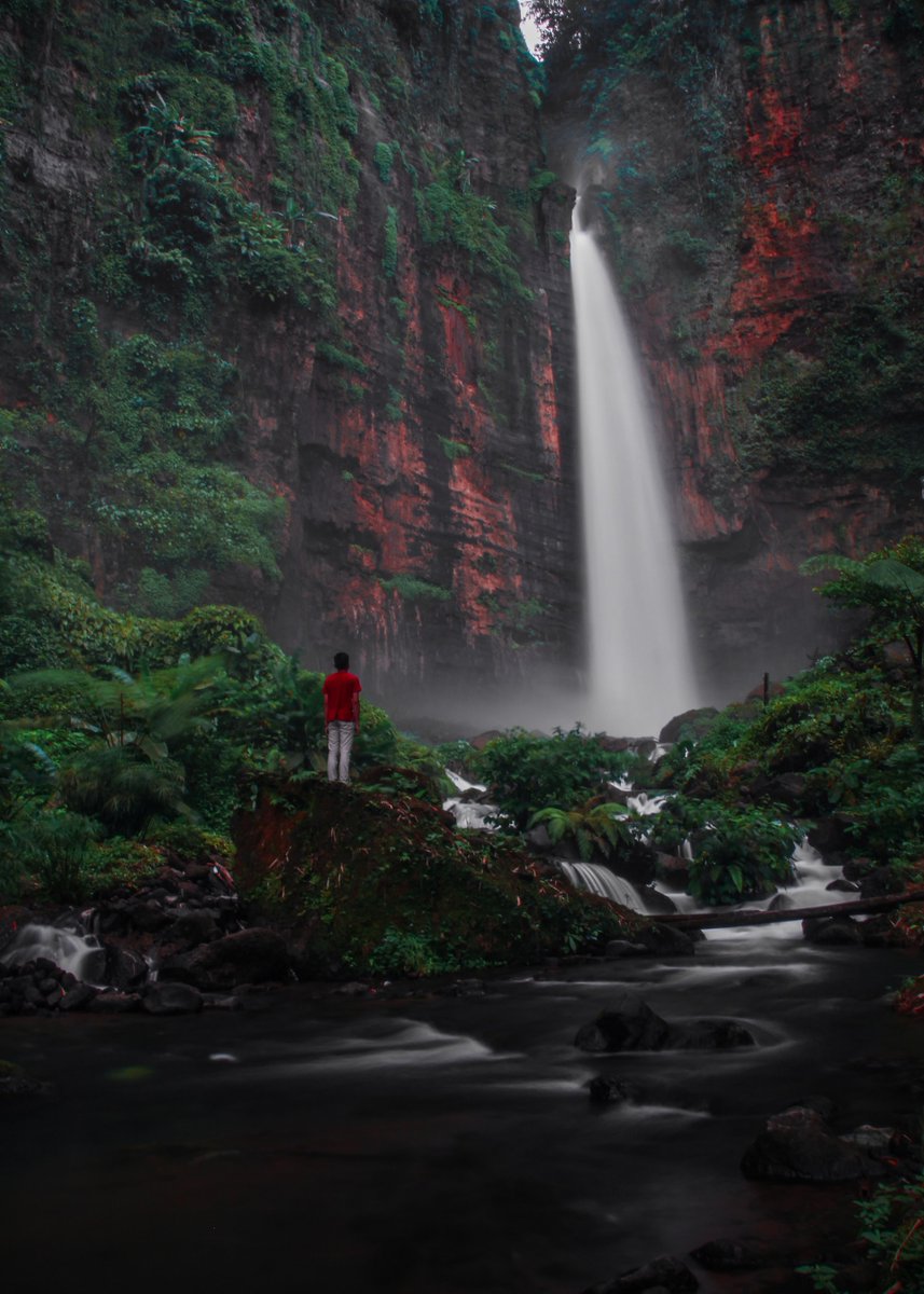DestinationsofW's tweet photo. Lumajang, Indonesia
Visit Our Travel Blog: https://t.co/diV14tR7Wc
.
.
#travel #traveling #travelblogger #travelphotography #wonderfulplace #traveltheworld #BeautifulWorld  #travelblog #Traveller #Waterfall #mountain #green #Indonesia #Lumajang #travelphoto #BeautifulIndonesia https://t.co/8DFUNaFftS