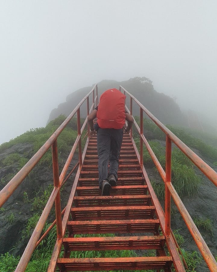 THYAdventure's tweet photo. Best Treks to do from July Onwards. (Trekkers are signing up for their future treks right now. Plan soon!)
#sahyadri #maharashtra #sahyadritrekking #thyadventure #dreamwiththy #trekking #forts #sahyadrimountains #thyadventure_beginswherethycomfortsend #sahyadris #ranges https://t.co/U3HekM4MQY